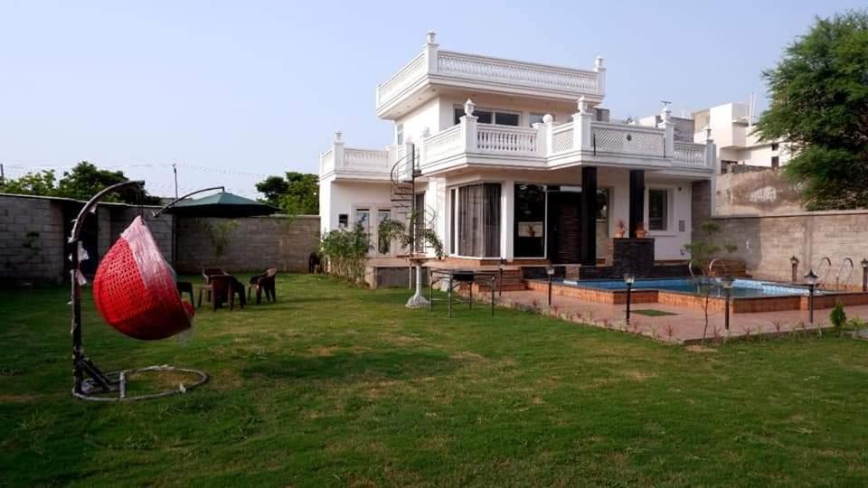 Greystone Villa, Swiming Pool , Bbq , Big Garden, Pool Table, Party Speaker, Bathtub, Kitchen, 15Mins To Golden Temple Amritsar Buitenkant foto