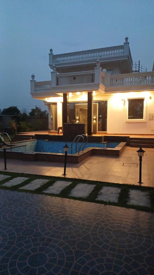 Greystone Villa, Swiming Pool , Bbq , Big Garden, Pool Table, Party Speaker, Bathtub, Kitchen, 15Mins To Golden Temple Amritsar Buitenkant foto