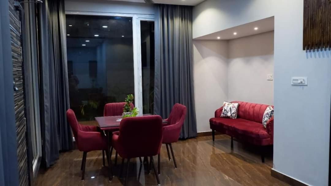 Greystone Villa, Swiming Pool , Bbq , Big Garden, Pool Table, Party Speaker, Bathtub, Kitchen, 15Mins To Golden Temple Amritsar Buitenkant foto