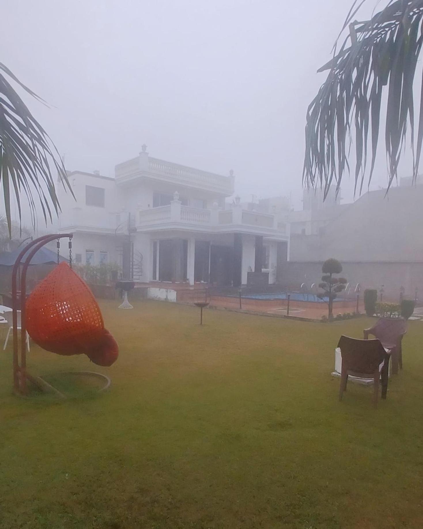 Greystone Villa, Swiming Pool , Bbq , Big Garden, Pool Table, Party Speaker, Bathtub, Kitchen, 15Mins To Golden Temple Amritsar Buitenkant foto