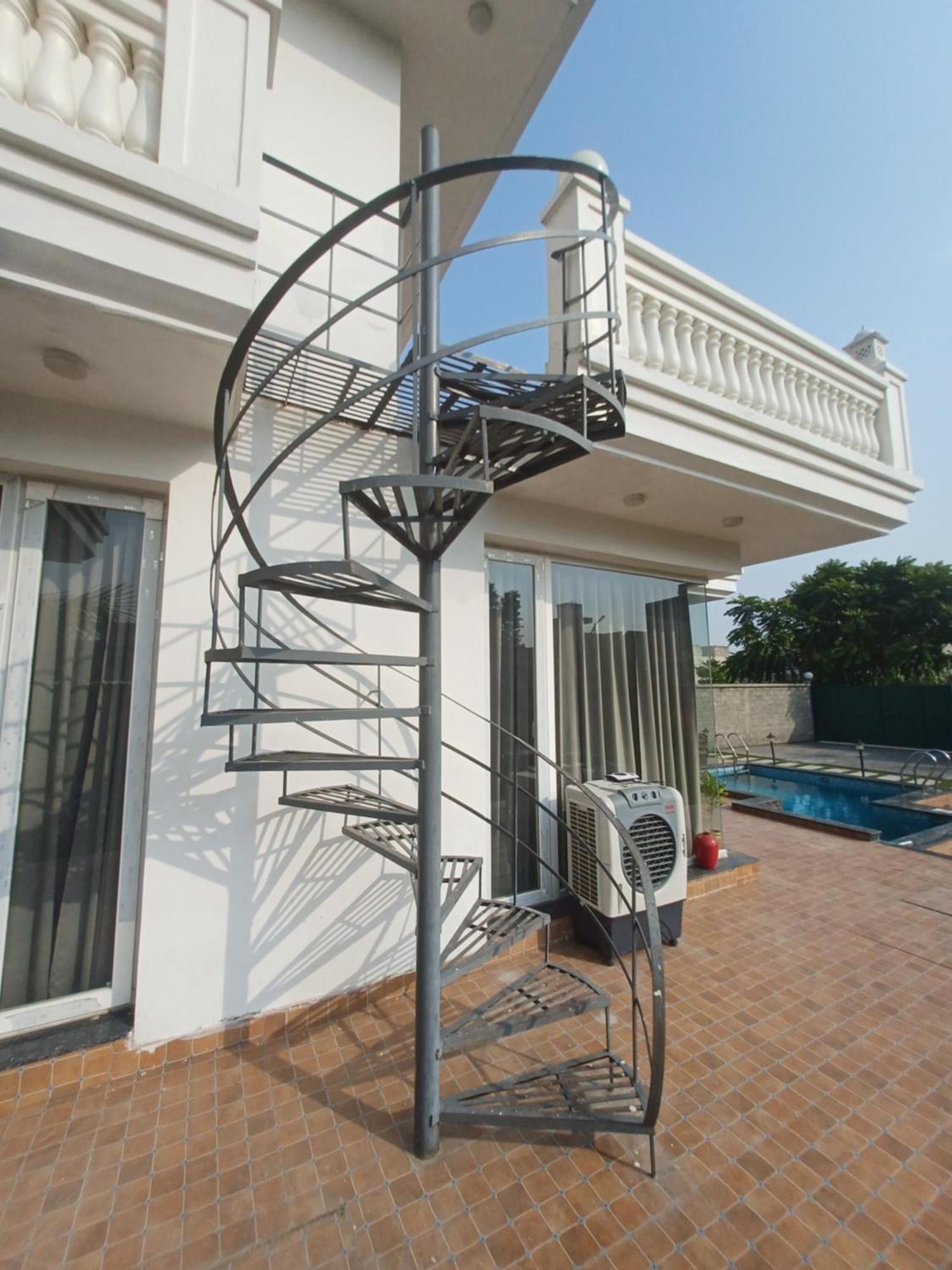 Greystone Villa, Swiming Pool , Bbq , Big Garden, Pool Table, Party Speaker, Bathtub, Kitchen, 15Mins To Golden Temple Amritsar Buitenkant foto