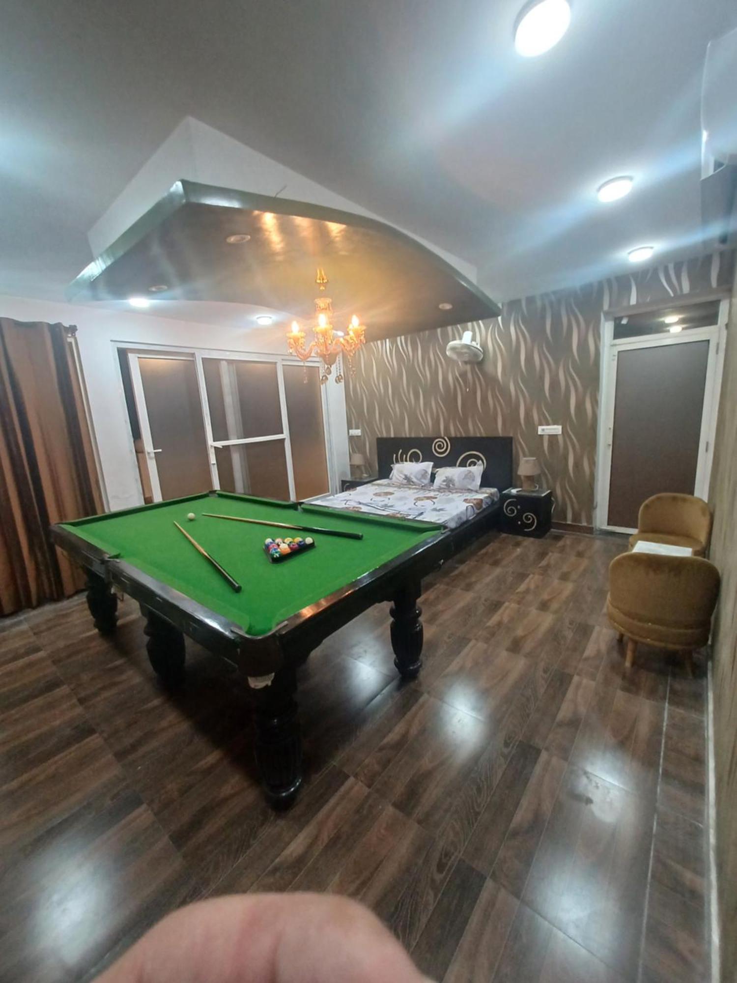Greystone Villa, Swiming Pool , Bbq , Big Garden, Pool Table, Party Speaker, Bathtub, Kitchen, 15Mins To Golden Temple Amritsar Buitenkant foto